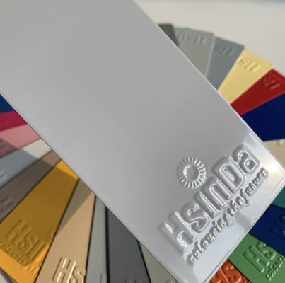RAL7035 Tinta de revestimento em pó de poliéster cinza claro brilhante com 180-200°C Curado para pulverização eletrostática