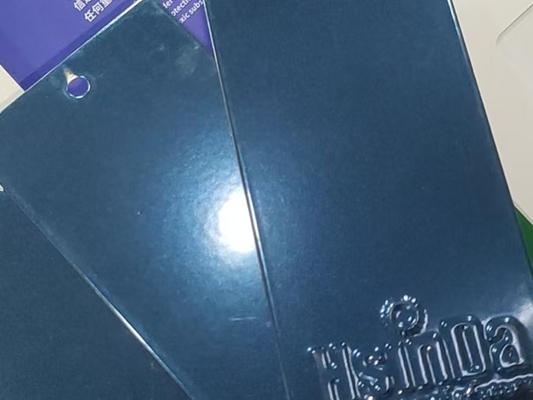 Elegante e durável revestimento de pó metálico azul para peças automotivas com propriedades resistentes aos raios UV