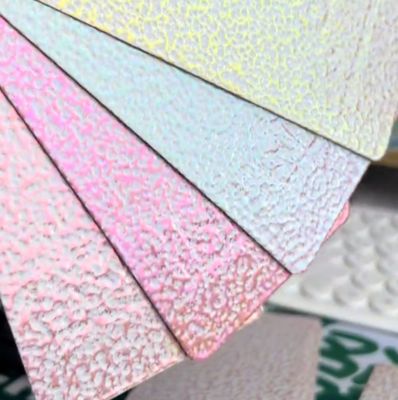 Revestimento em pó Hammertone com mudança de cor dinâmica, com resistência a 500 horas de névoa salina e 1000 horas de humidade