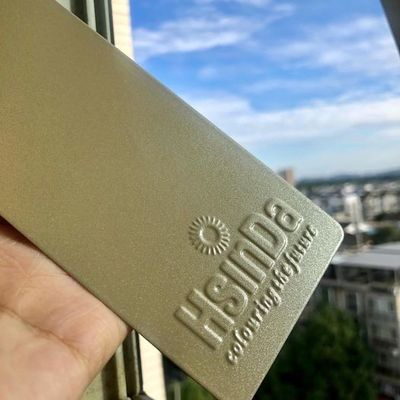 Revestimento em pó de poliéster epoxi de efeito metálico ligado para porta